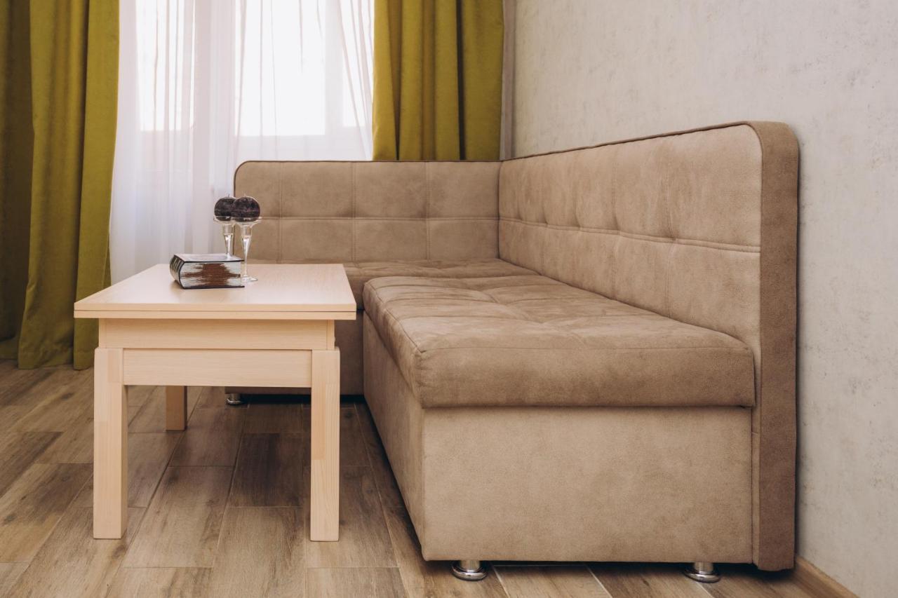 Luxe Apart-Hotel Near Lavina New Building 1 Floor Sumy Luaran gambar